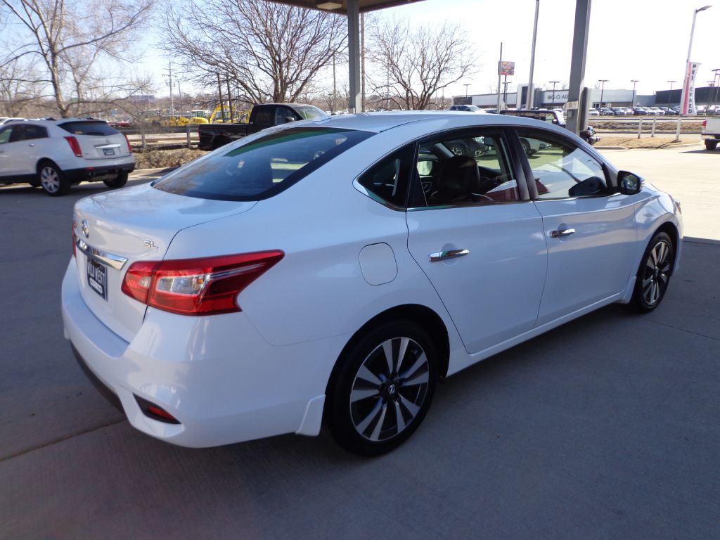2017 Nissan Sentra Image 5
