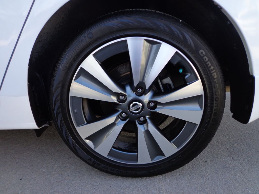 2017 Nissan Sentra Image 10