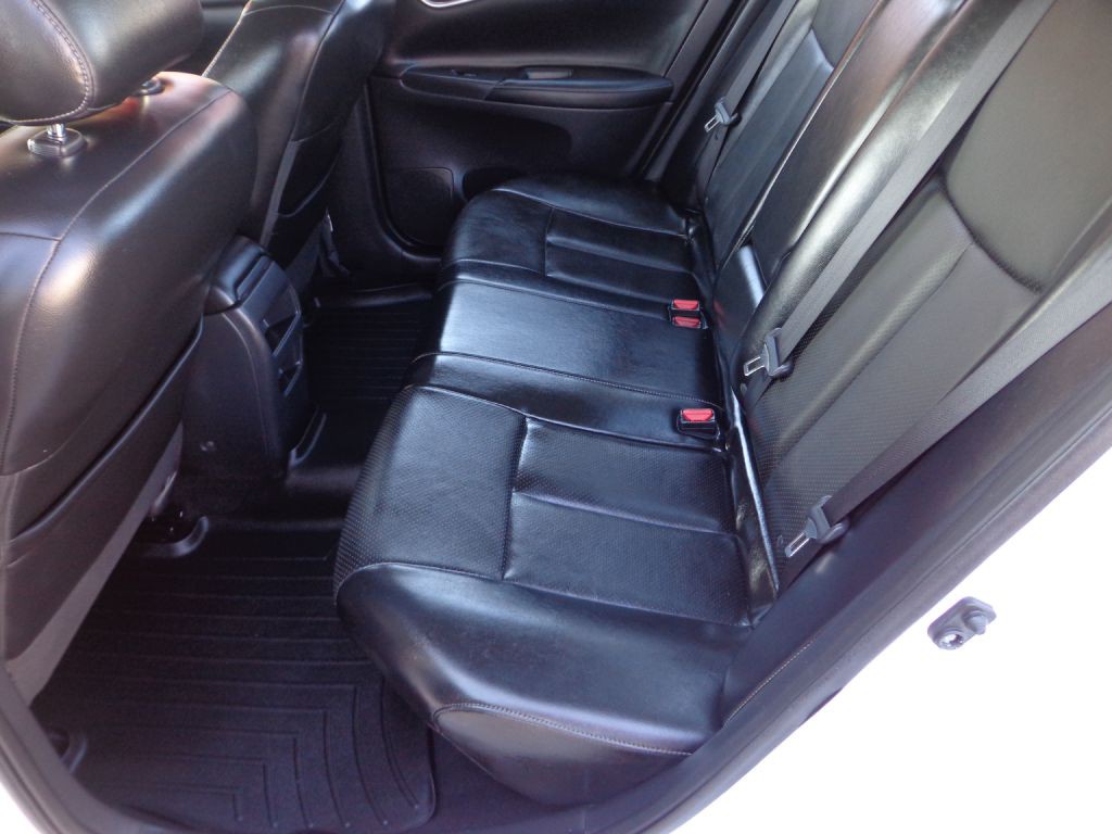 2017 Nissan Sentra Image 16