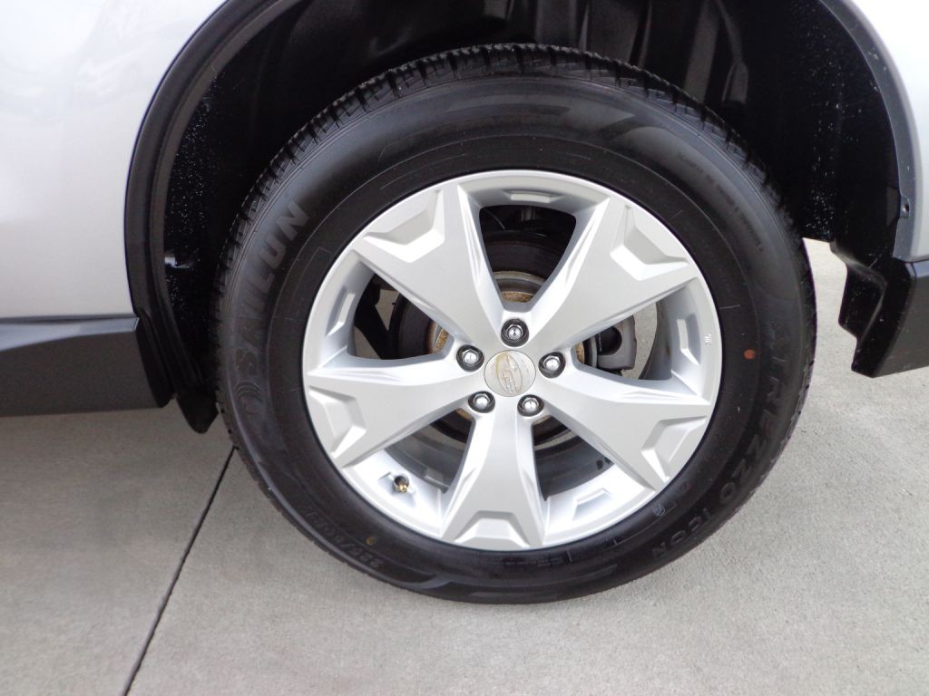 2016 Subaru Forester Image 9