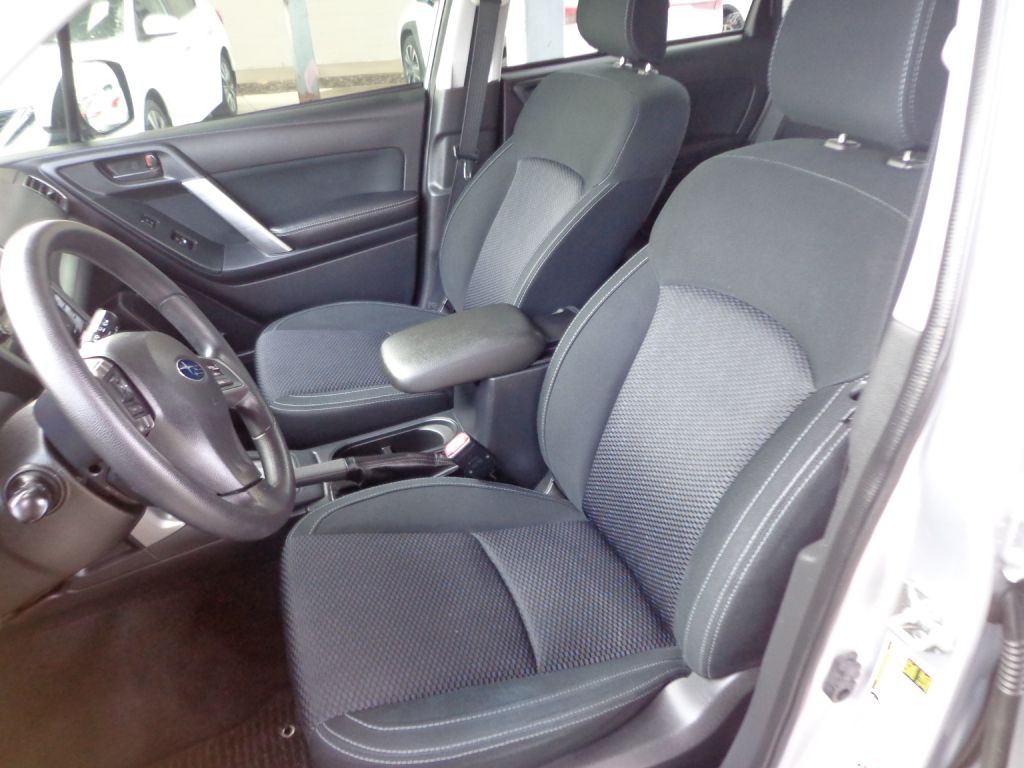 2016 Subaru Forester Image 14