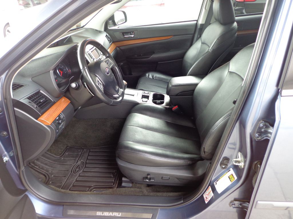 2013 Subaru Outback Image 13