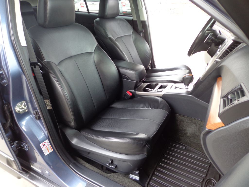 2013 Subaru Outback Image 17