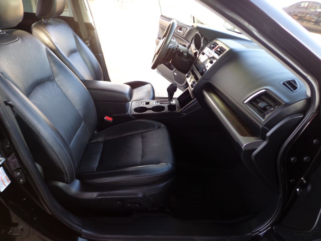 2015 Subaru Outback Image 16