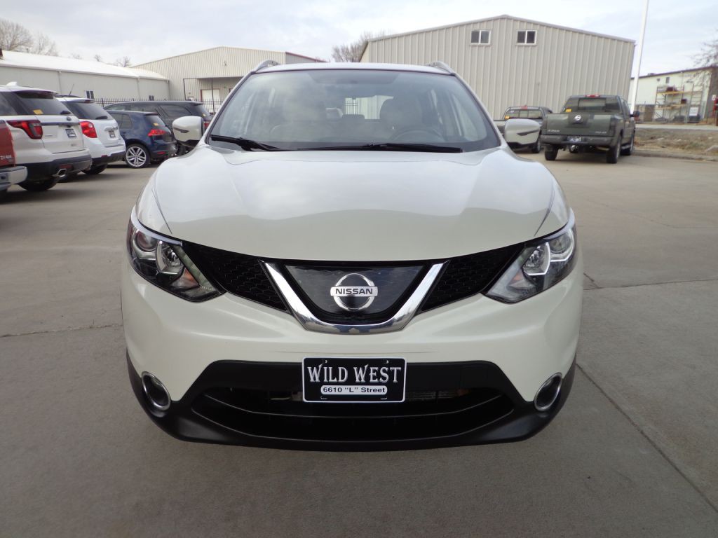 2018 Nissan Rogue Image 2