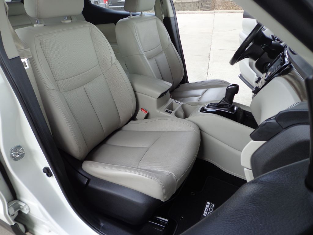 2018 Nissan Rogue Image 14