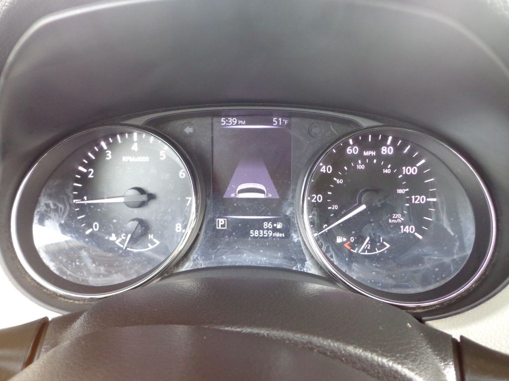 2018 Nissan Rogue Image 23