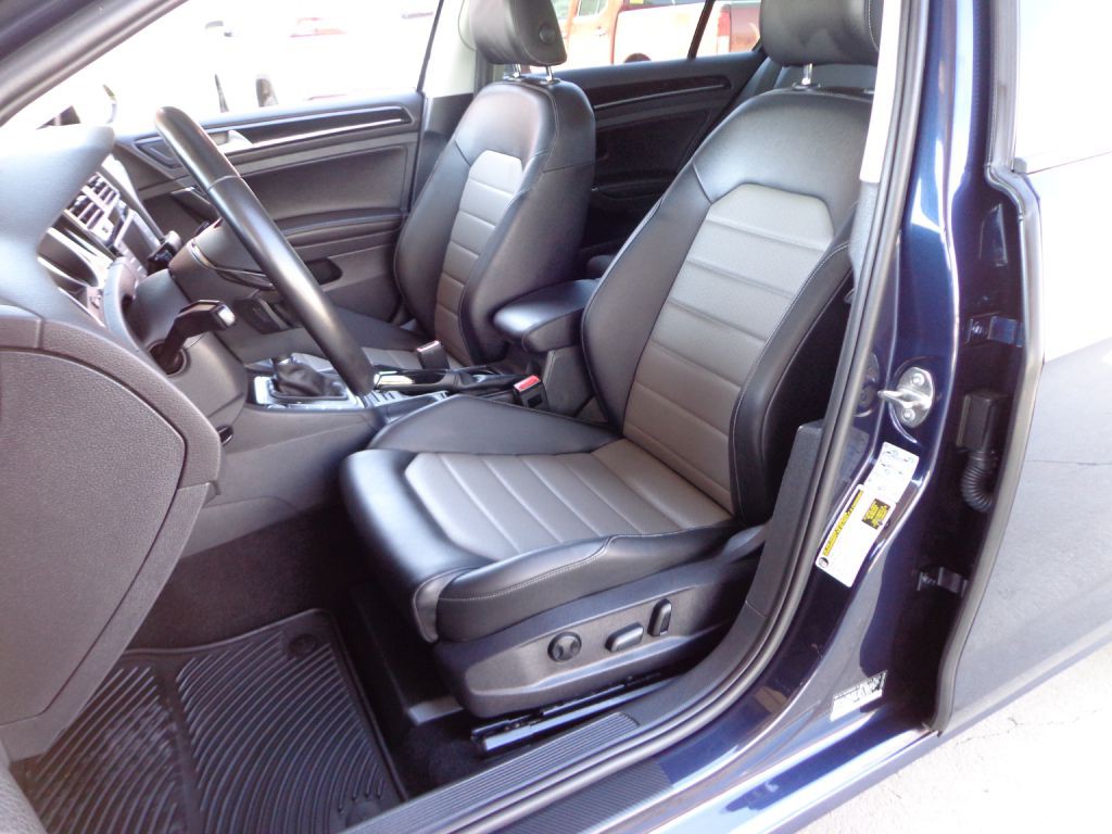 2017 Volkswagen Golf Image 14