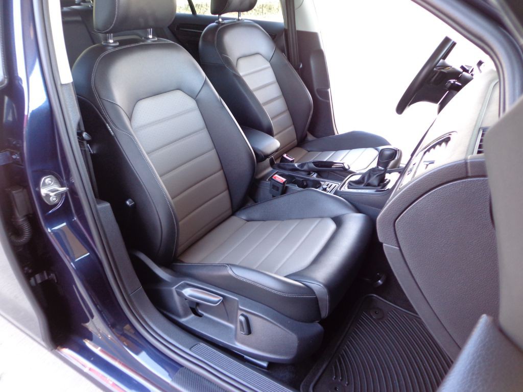 2017 Volkswagen Golf Image 17