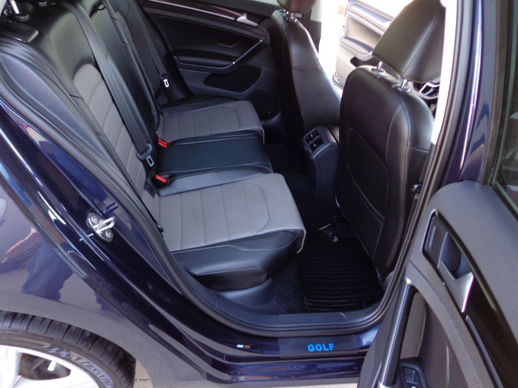 2017 Volkswagen Golf Image 19