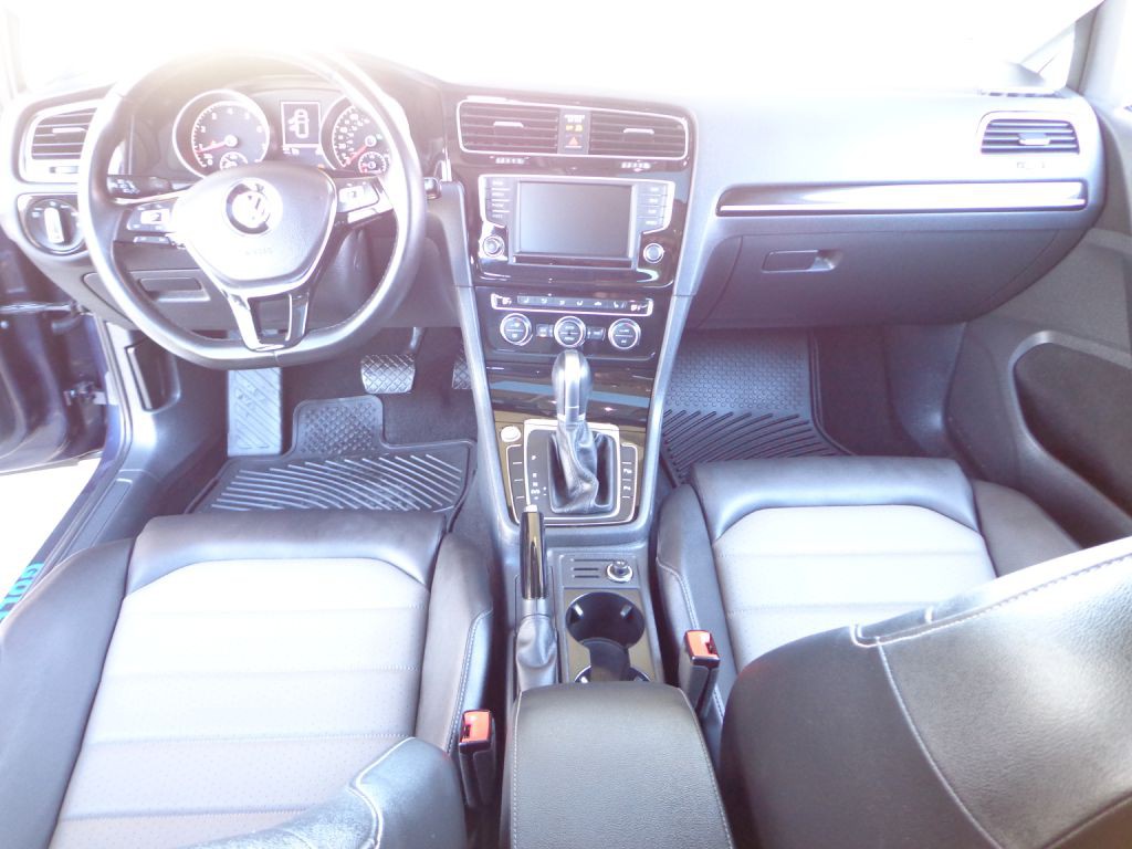 2017 Volkswagen Golf Image 23