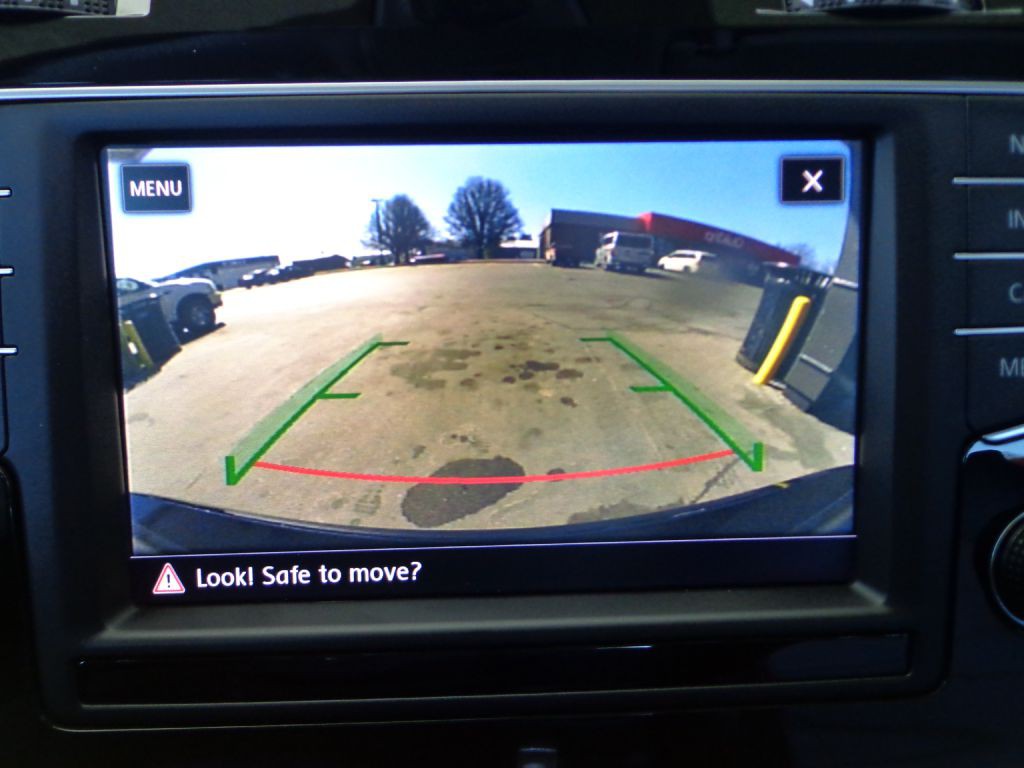 2017 Volkswagen Golf Image 27