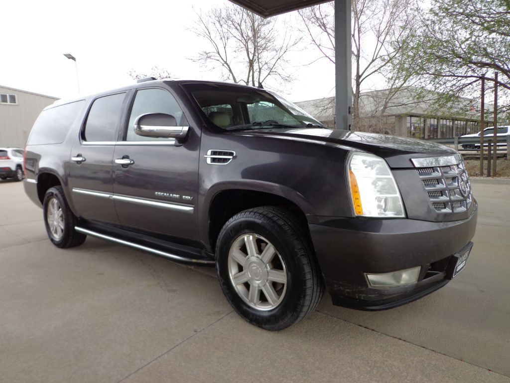2011 Cadillac Escalade Image 3