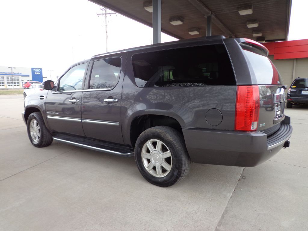 2011 Cadillac Escalade Image 6