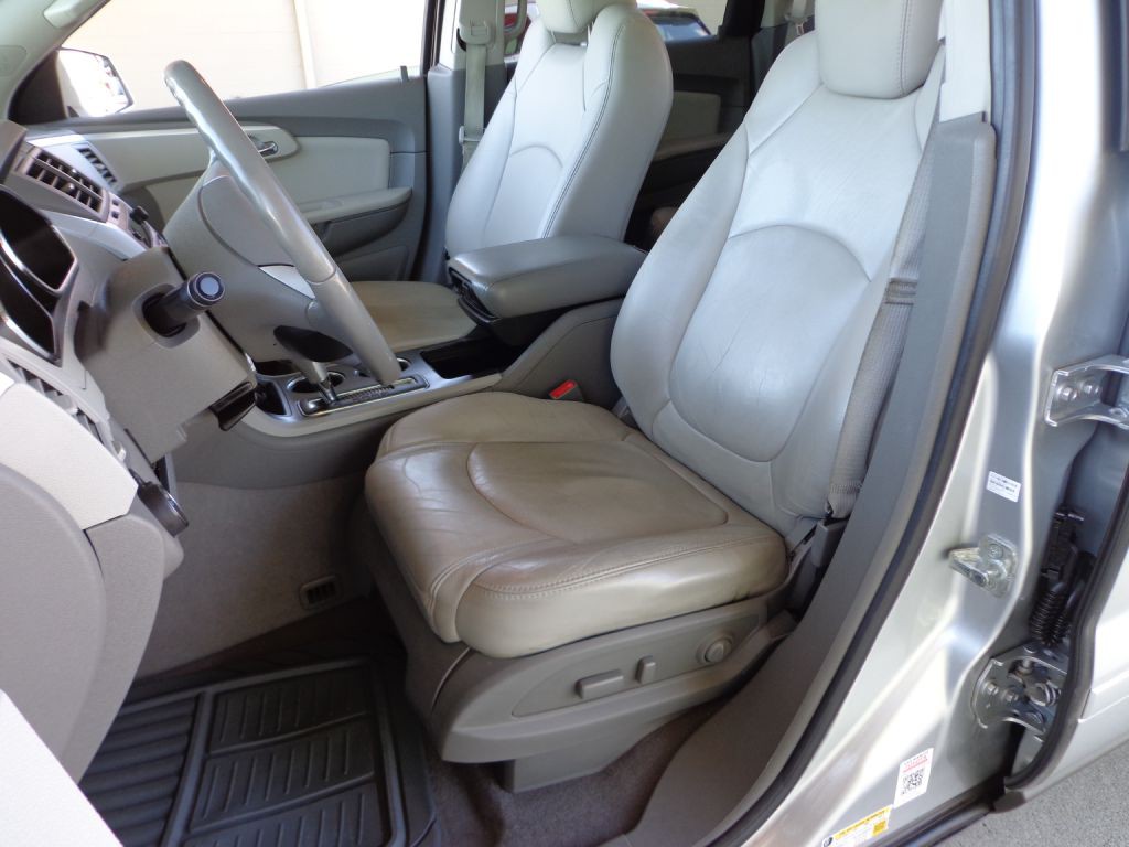 2011 Chevrolet Traverse Image 14
