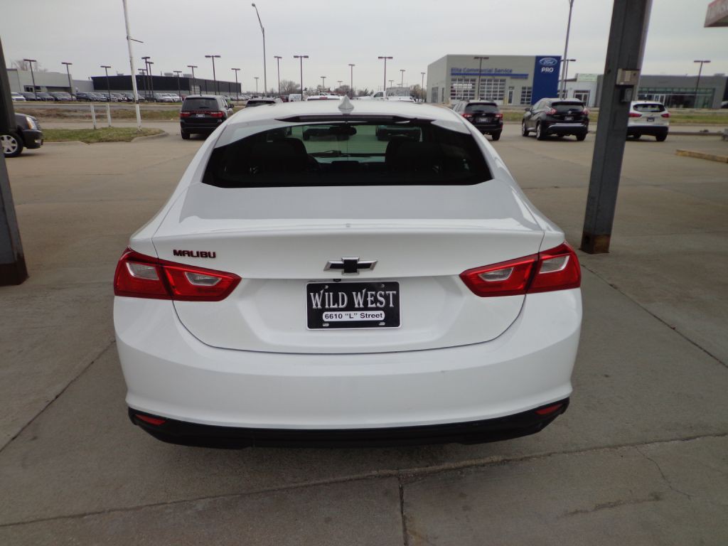 2018 Chevrolet Malibu Image 5