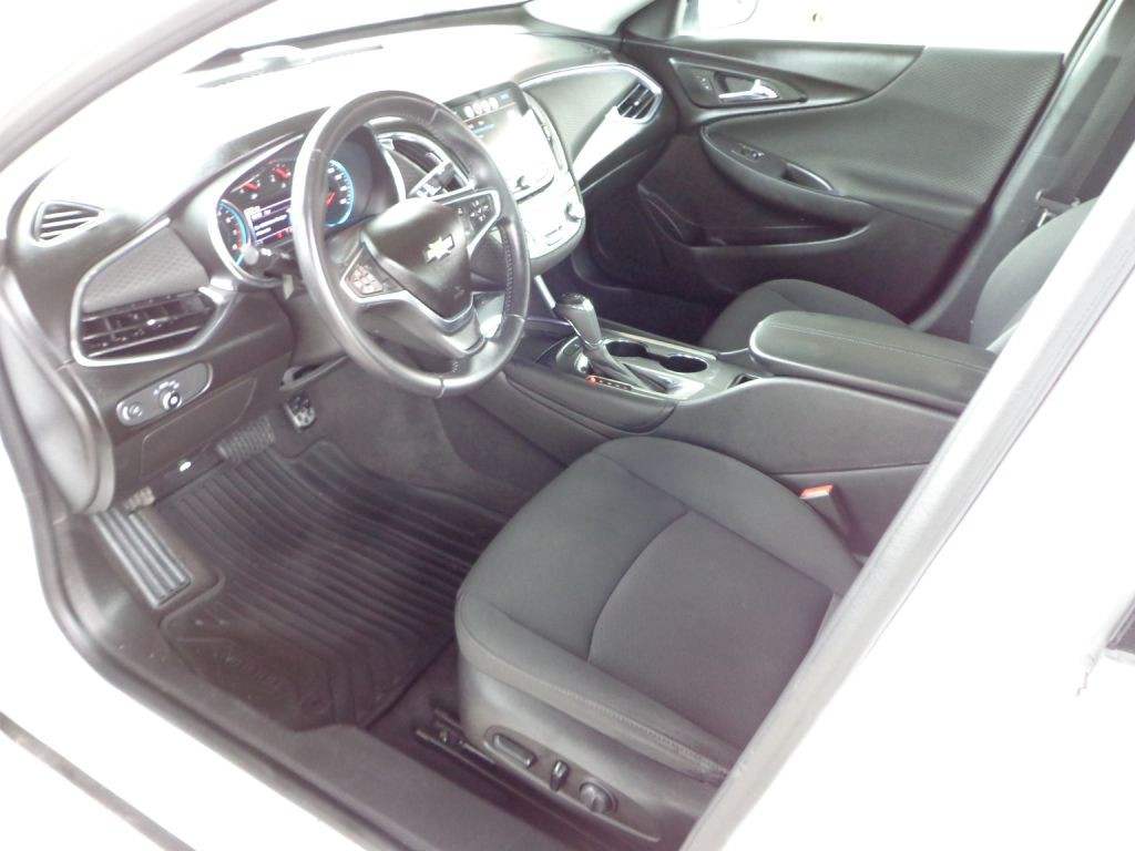 2018 Chevrolet Malibu Image 12