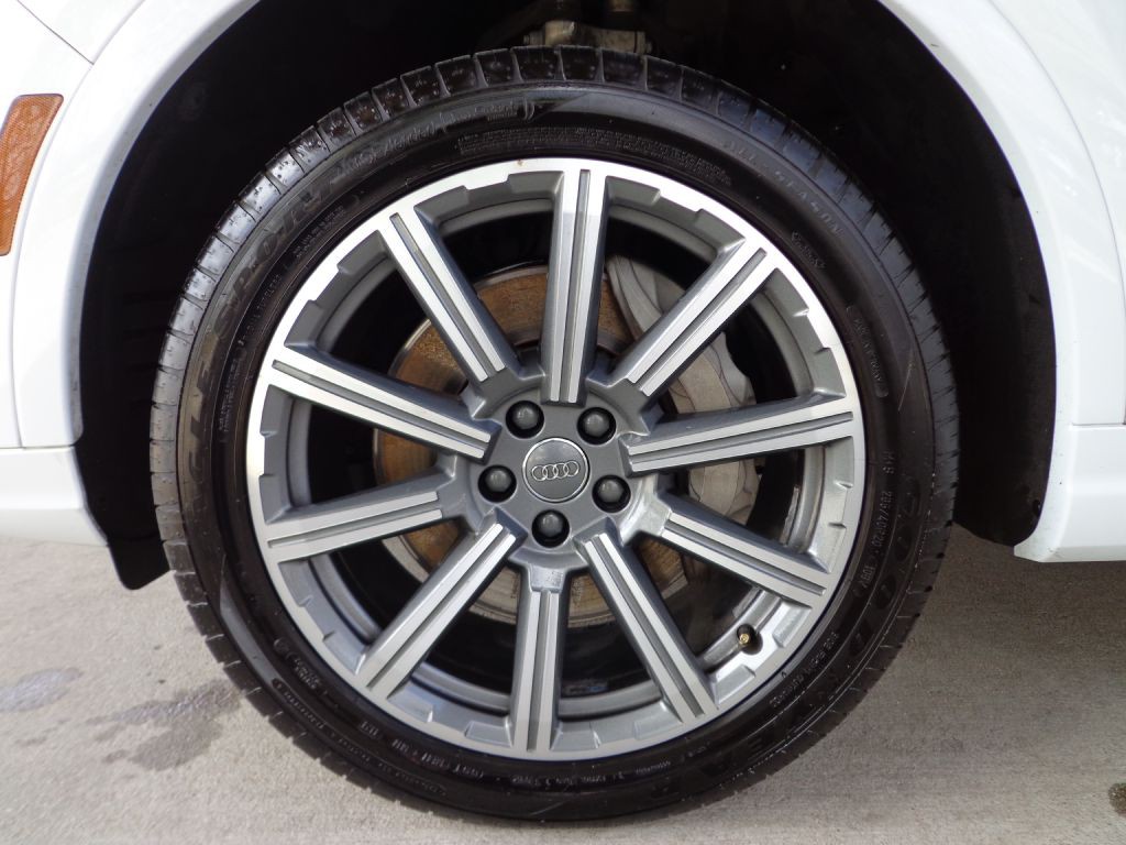 2018 Audi Q7 Image 8