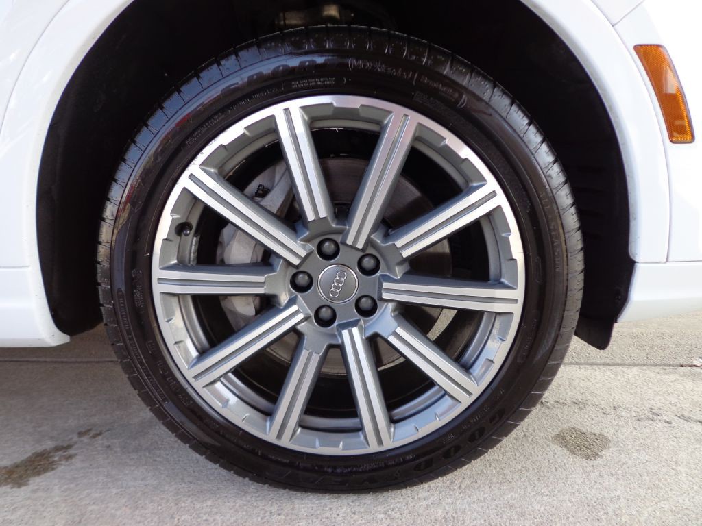 2018 Audi Q7 Image 9