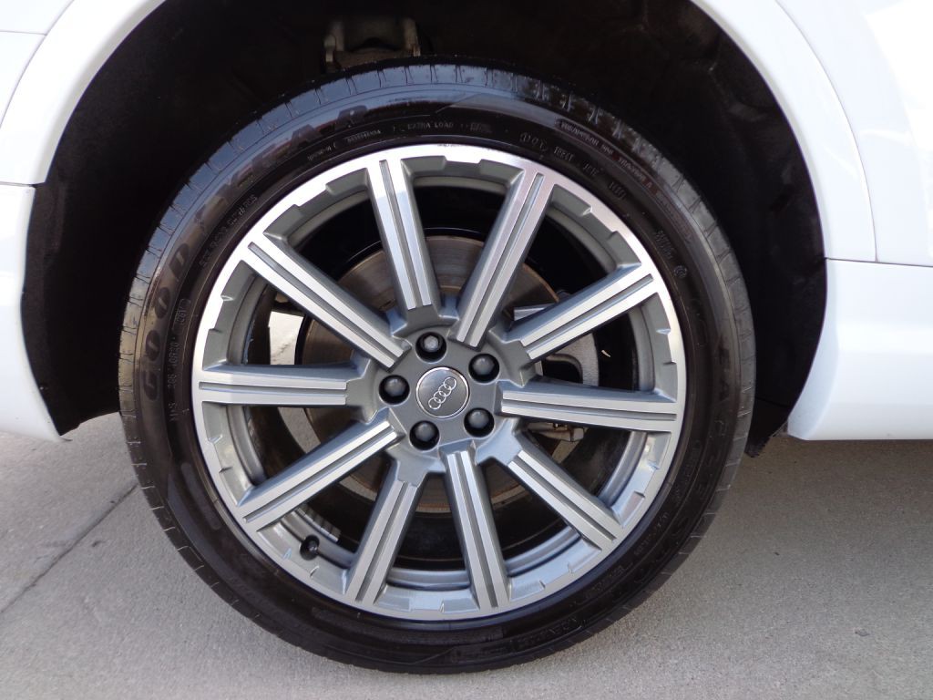 2018 Audi Q7 Image 10