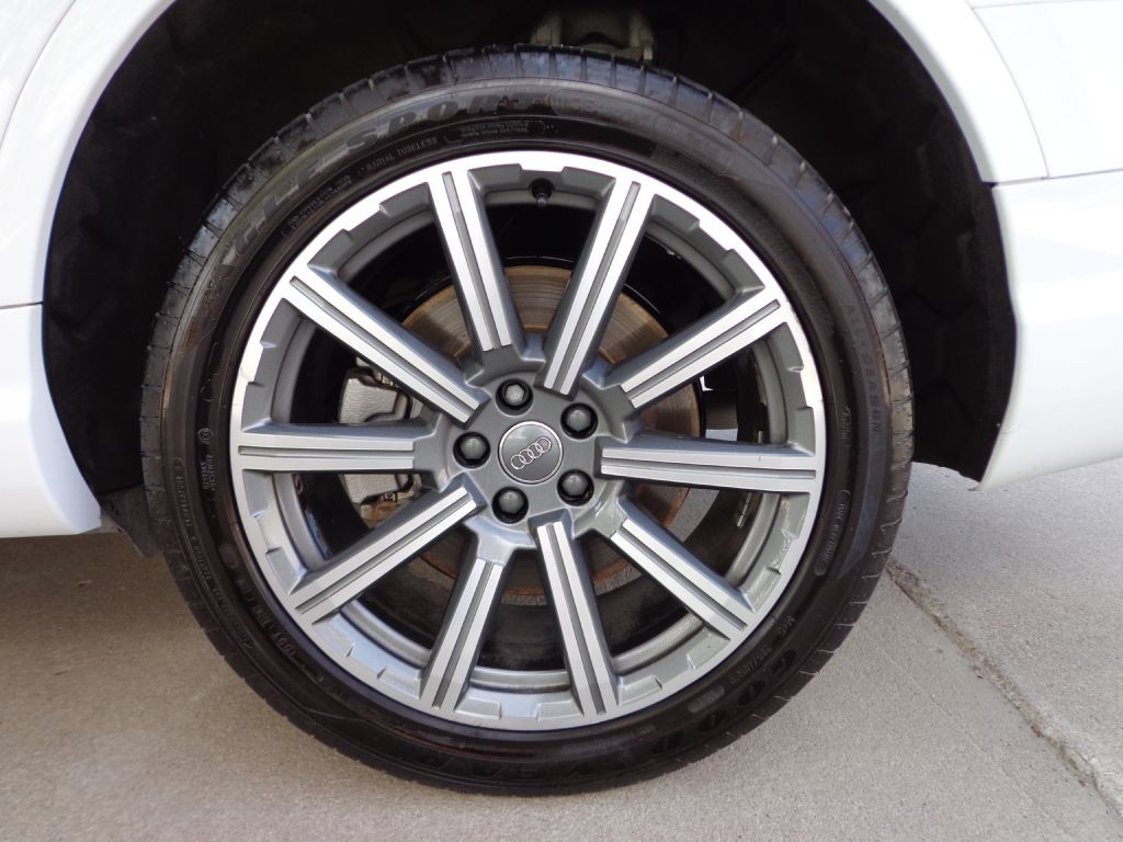 2018 Audi Q7 Image 11