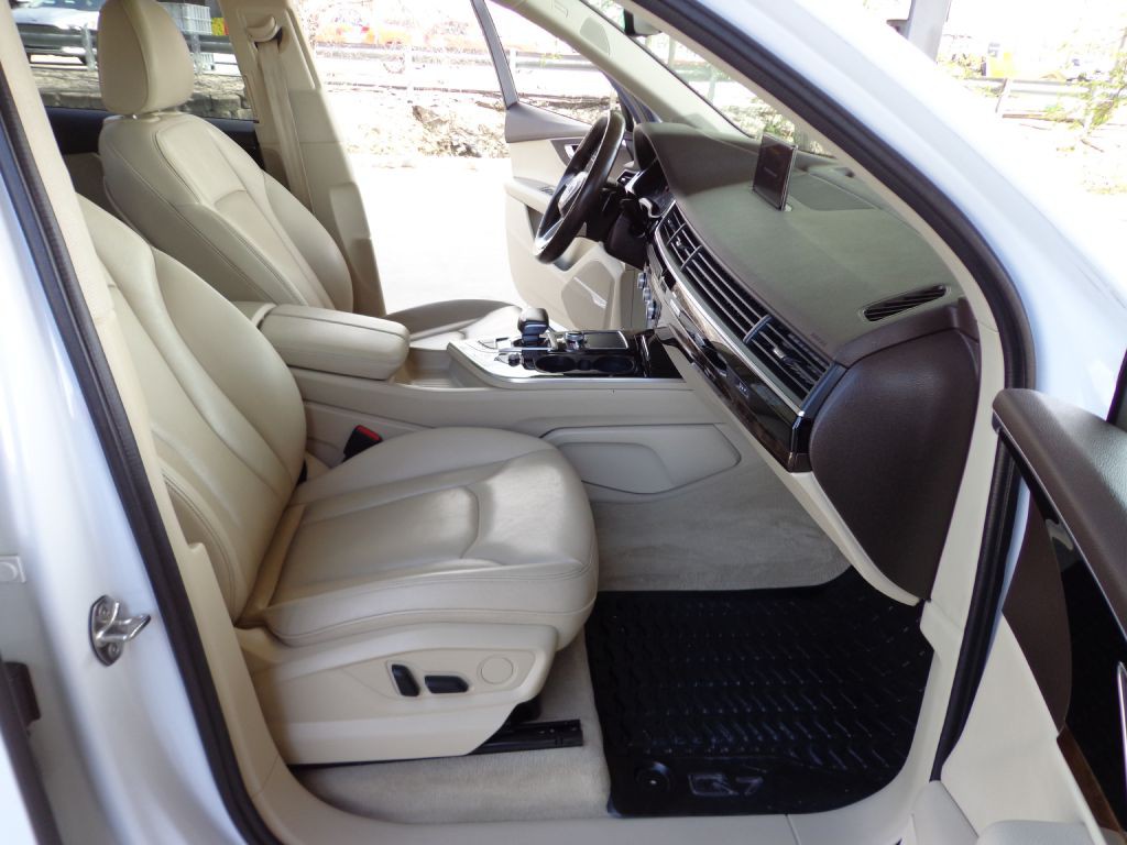 2018 Audi Q7 Image 16