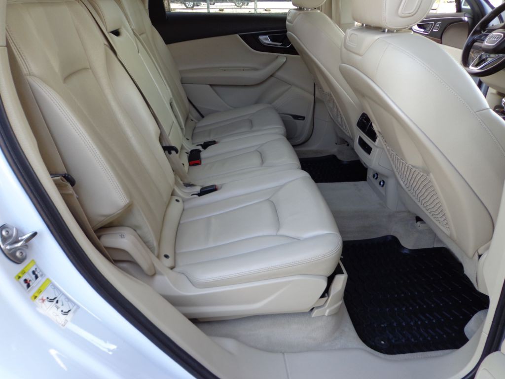 2018 Audi Q7 Image 19