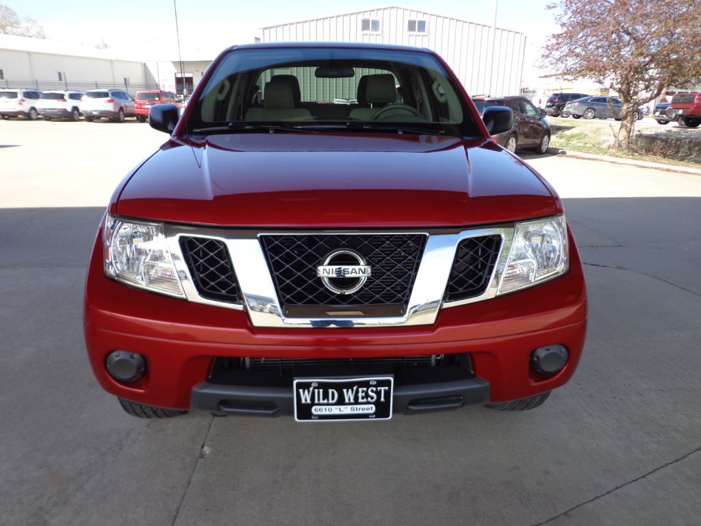 2012 Nissan Frontier Image 2