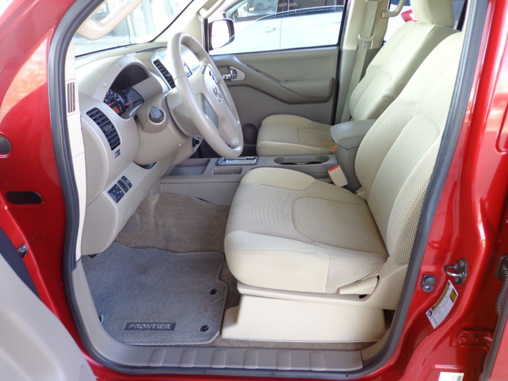 2012 Nissan Frontier Image 12