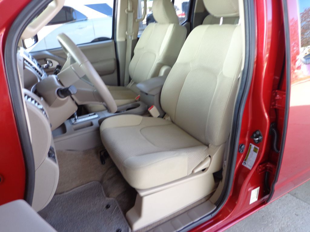 2012 Nissan Frontier Image 13