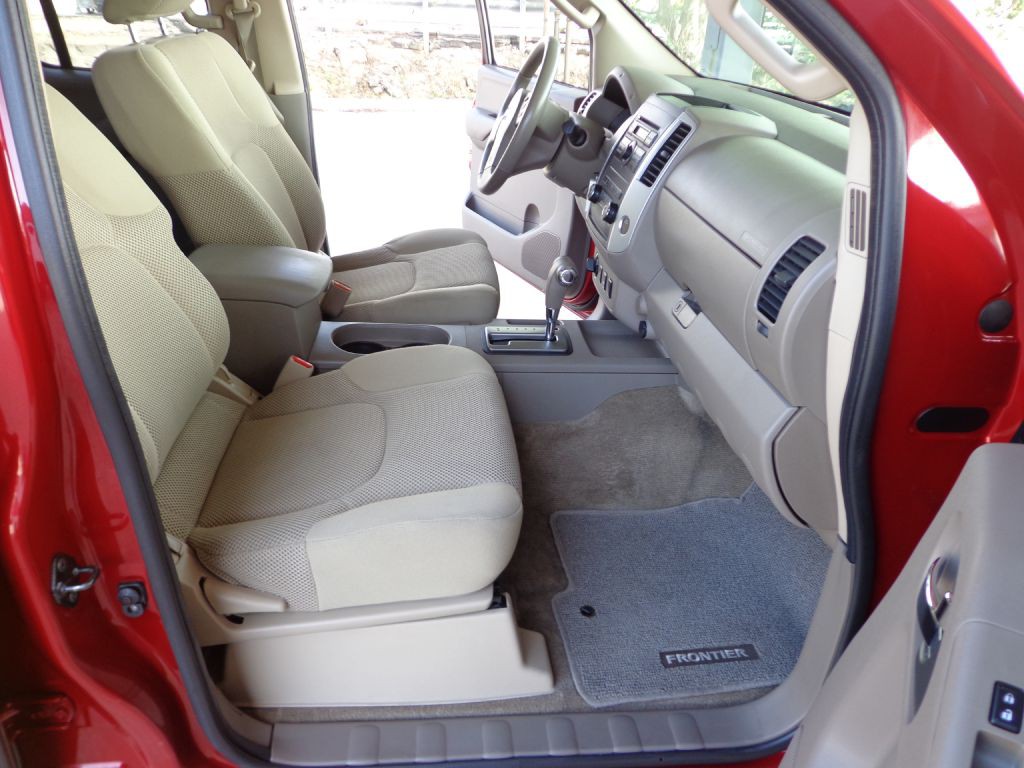 2012 Nissan Frontier Image 15