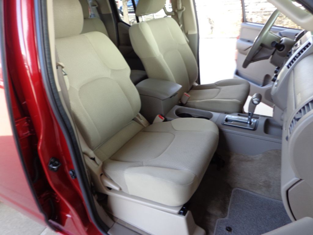 2012 Nissan Frontier Image 16