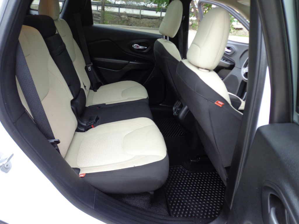 2017 Jeep Cherokee Image 15