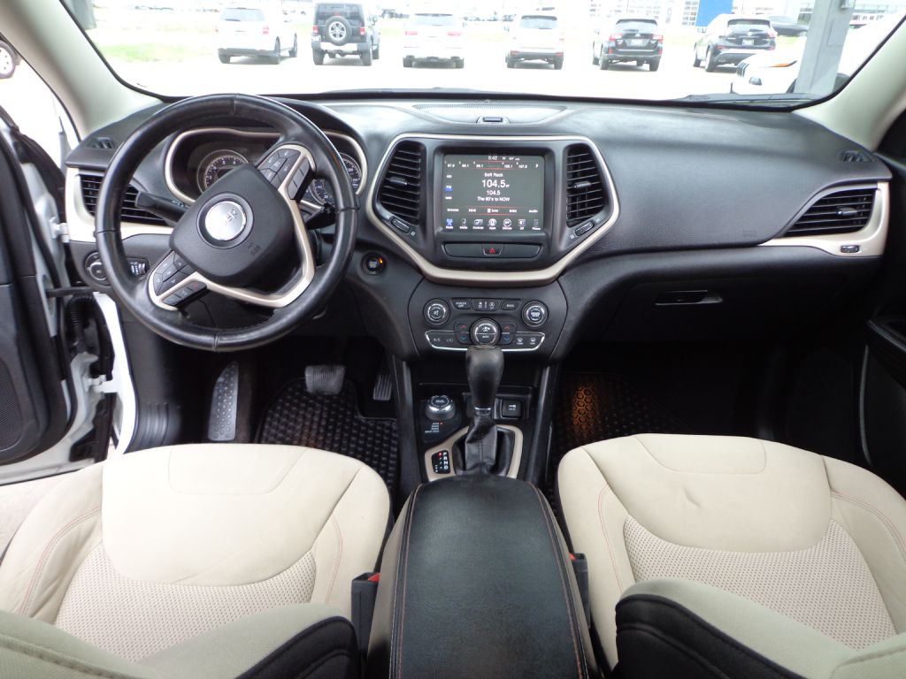 2017 Jeep Cherokee Image 18