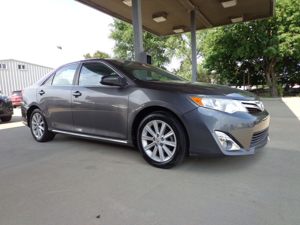 2014 Toyota Camry Image 3