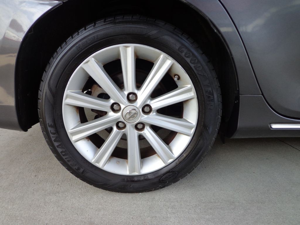 2014 Toyota Camry Image 10