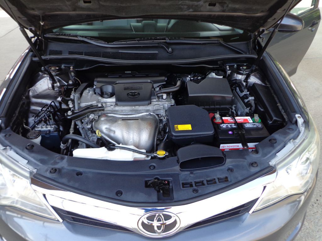 2014 Toyota Camry Image 12