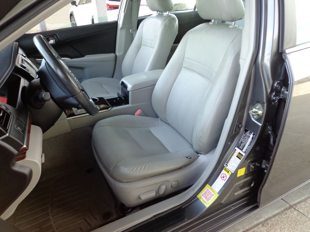 2014 Toyota Camry Image 14