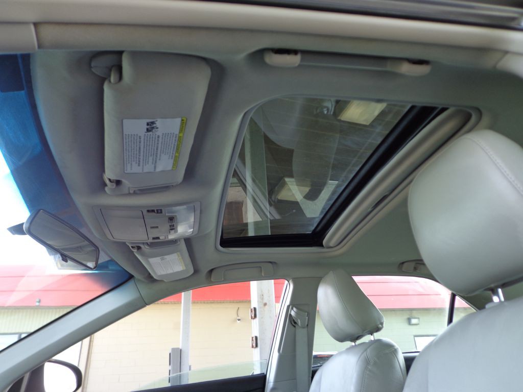 2014 Toyota Camry Image 20