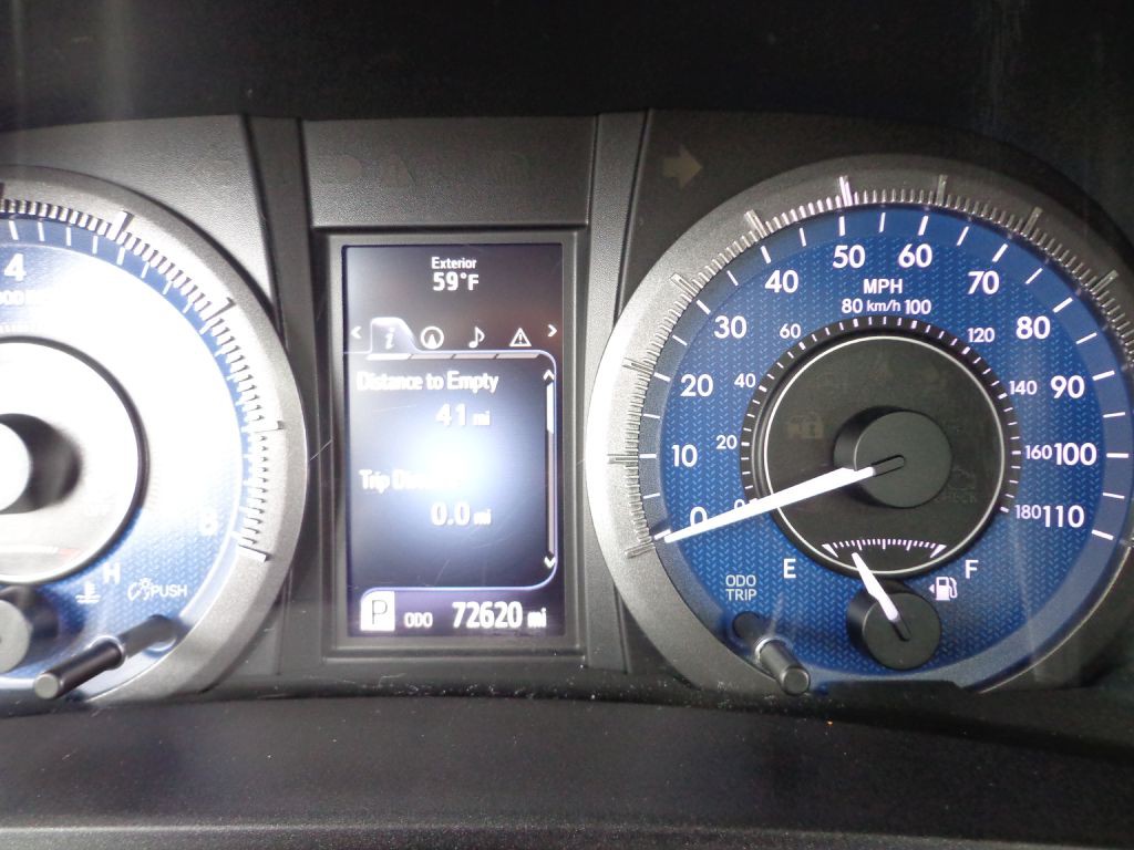 2015 Toyota Sienna Image 28