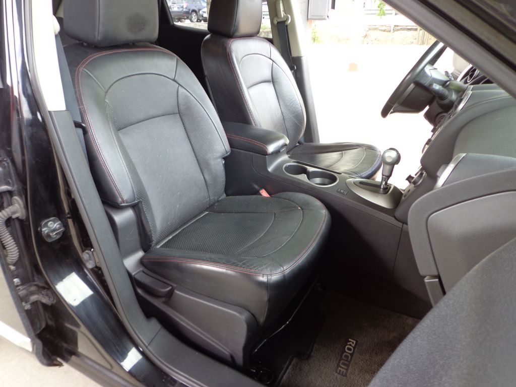 2011 Nissan Rogue Image 16