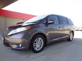 Image for 2014 Toyota Sienna XLE ID: 7418582