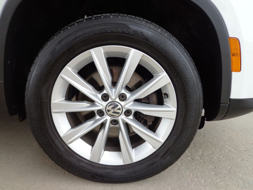 2017 Volkswagen Tiguan Image 9