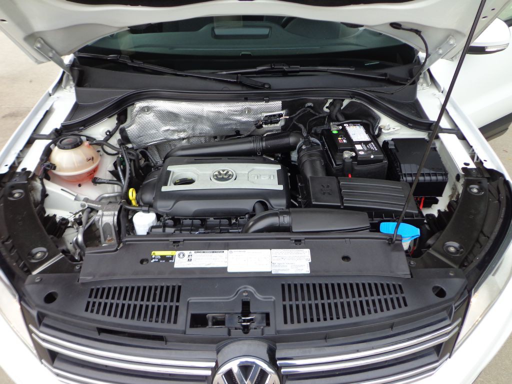 2017 Volkswagen Tiguan Image 12
