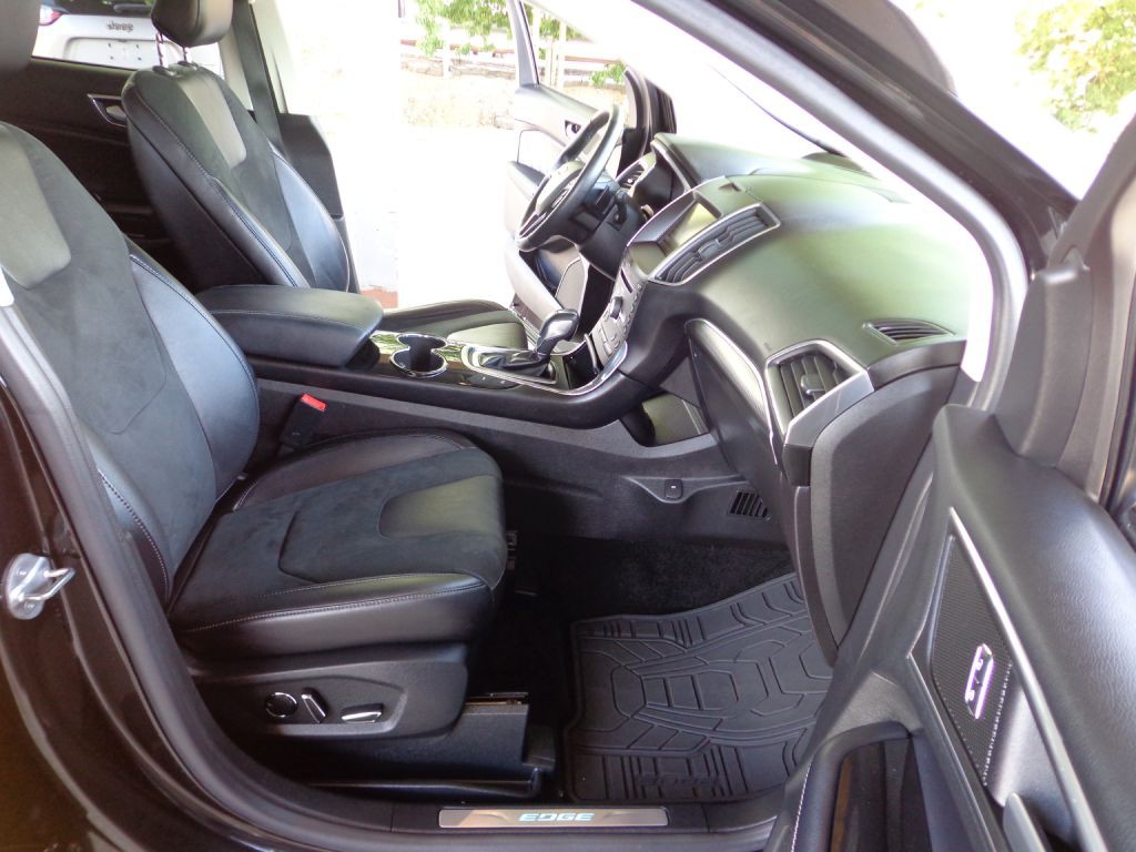 2015 Ford Edge Image 16