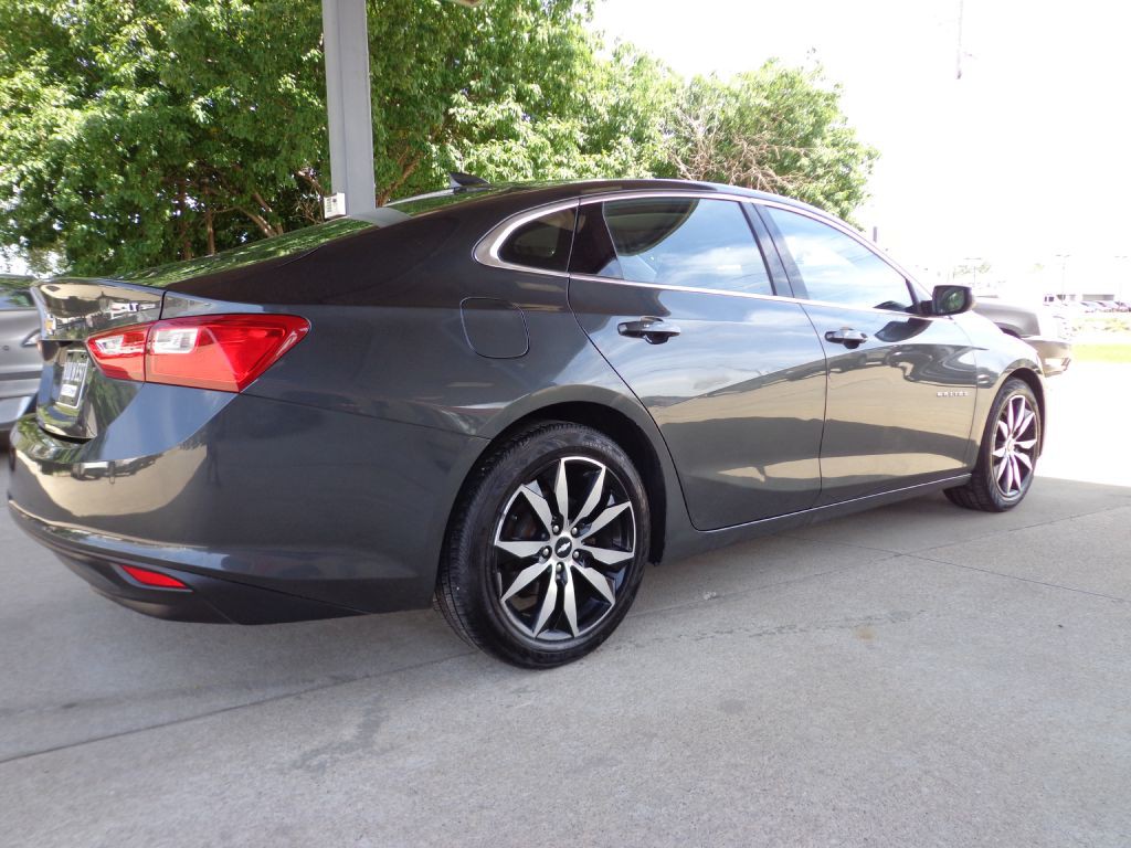 2016 Chevrolet Malibu Image 4