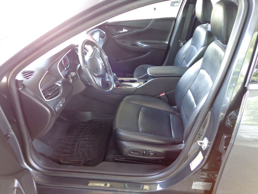 2016 Chevrolet Malibu Image 13