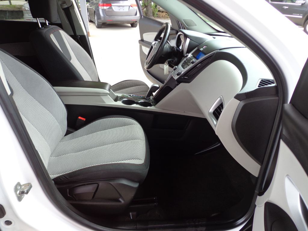 2010 Chevrolet Equinox Image 17