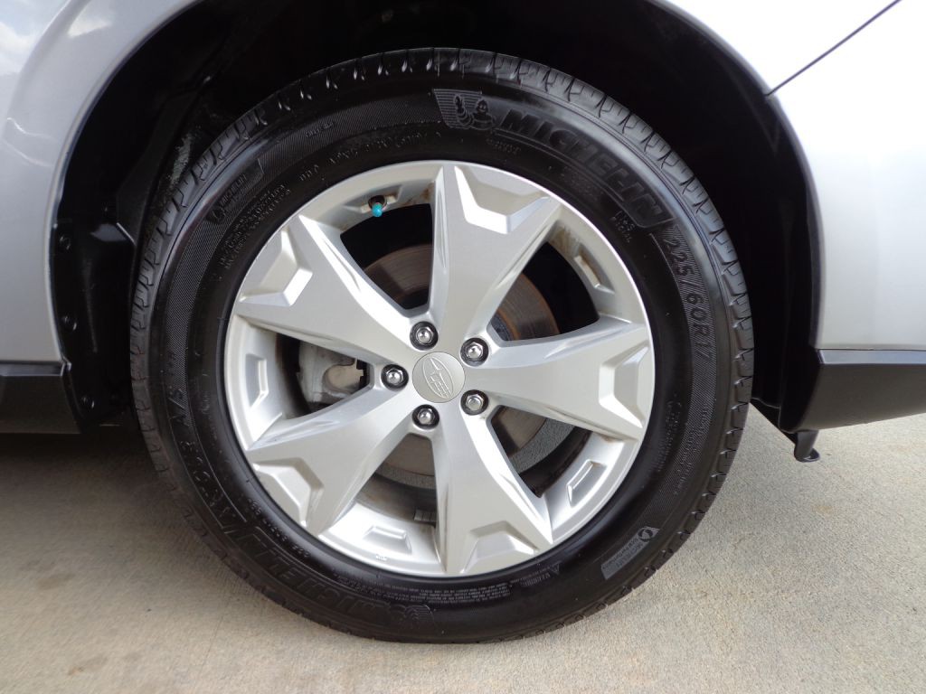 2014 Subaru Forester Image 9