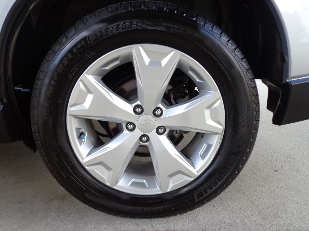 2014 Subaru Forester Image 11